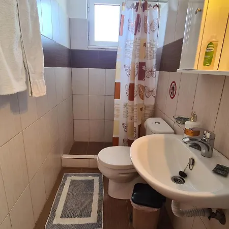 Zografos Apartment *